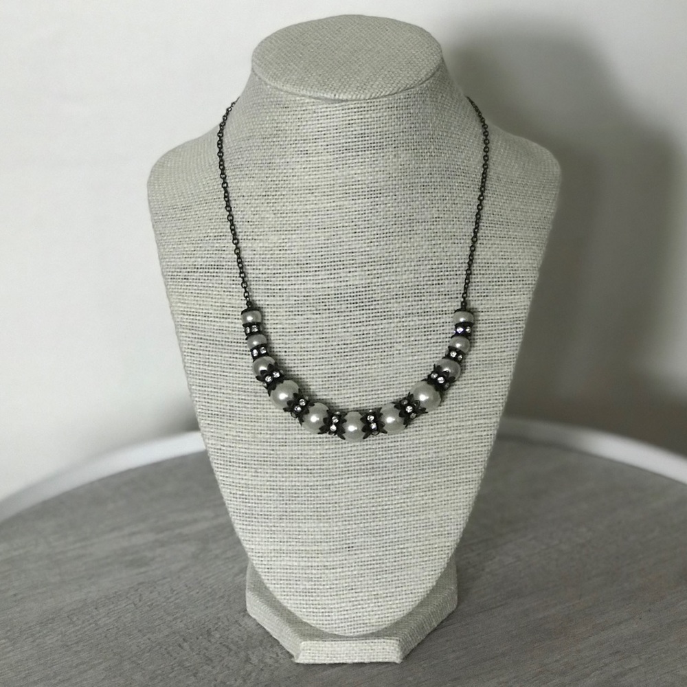 ⬇️ PRICE DROP! Pearl Rhinestone Necklace